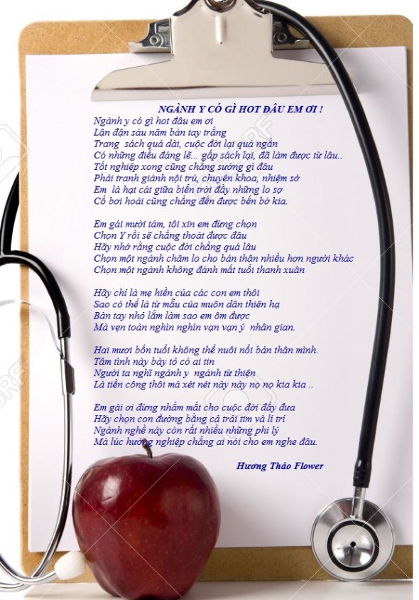 4725533-A-doctor-or-nurses-clipboard-with-a-stethoscope-and-a-red-apple-and-a-blank-sheet-of-notebook-paper--Stock-Photo